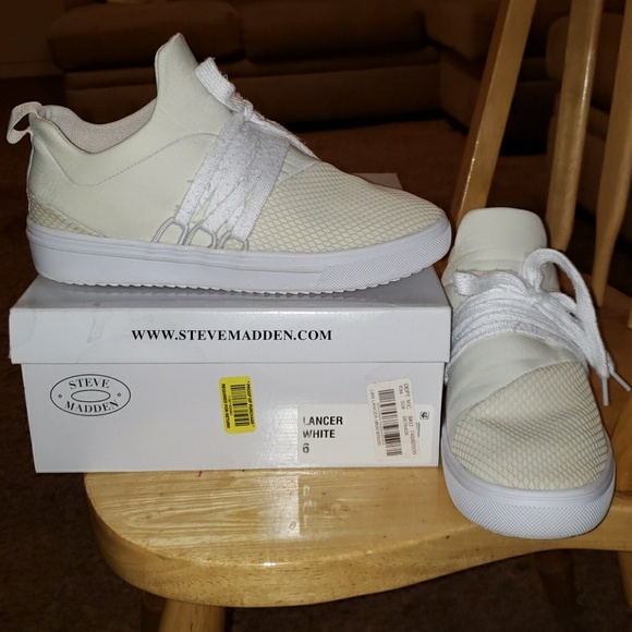 Shoes - Picture 2 of 3